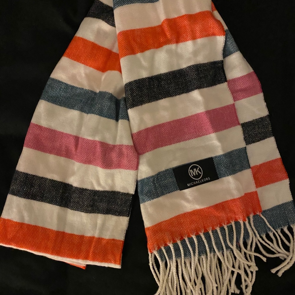 MK scarf